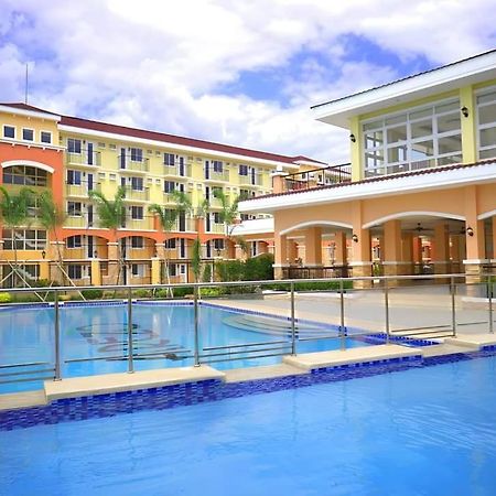 Ar02 1Bedroom Condo Unit With Free Pool, Hbo, Netflix & Wifi Davao Экстерьер фото